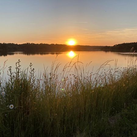 Au Pre Fleuri Eco Glamping Hotell Le Lindois Exteriör bild