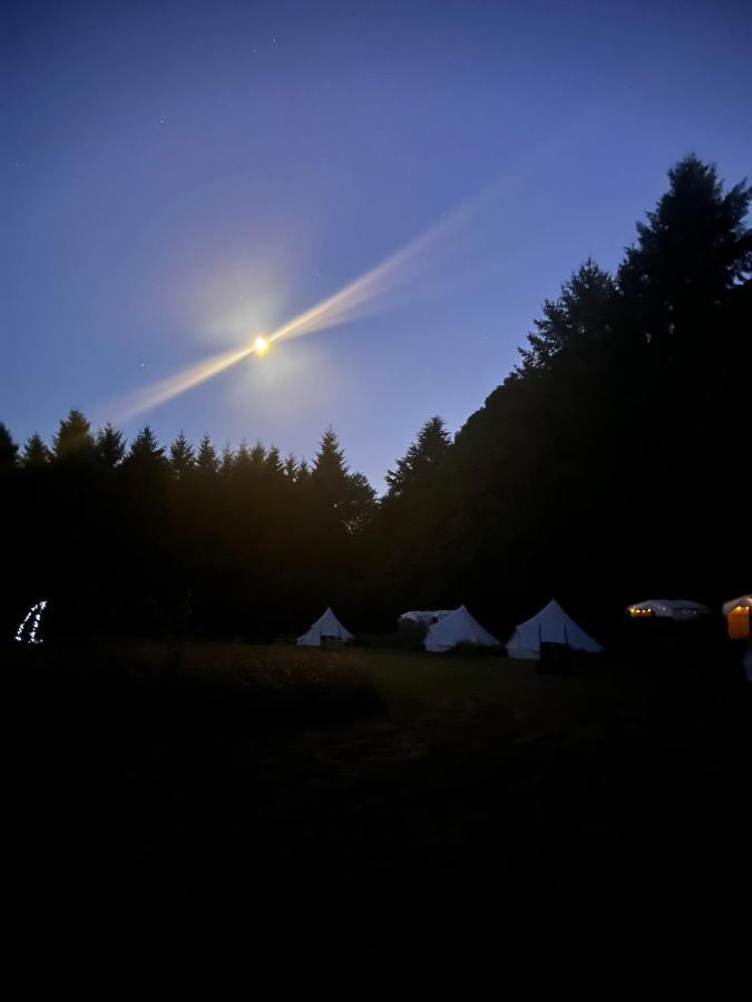 Au Pre Fleuri Eco Glamping Hotell Le Lindois Exteriör bild
