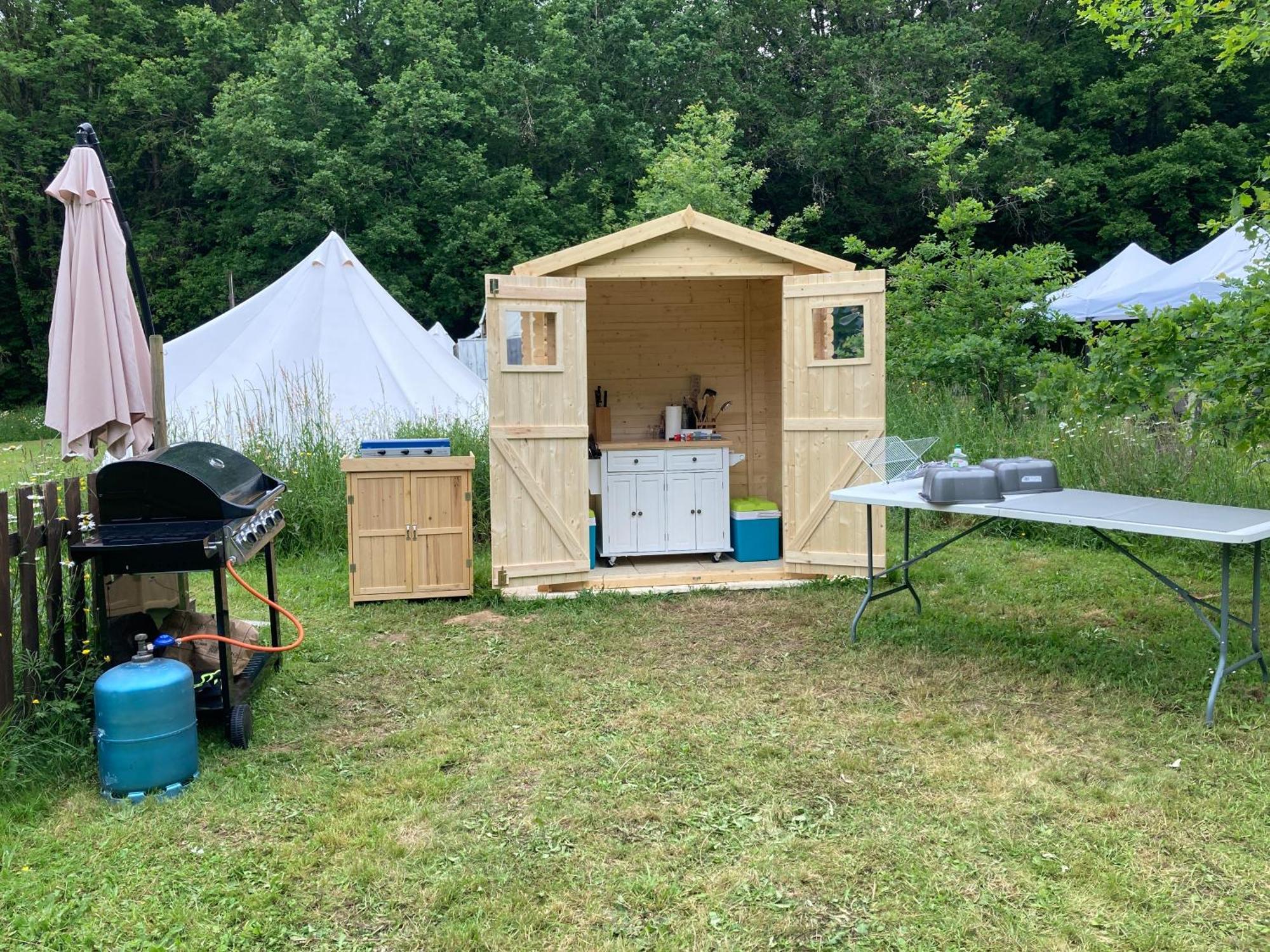 Au Pre Fleuri Eco Glamping Hotell Le Lindois Exteriör bild