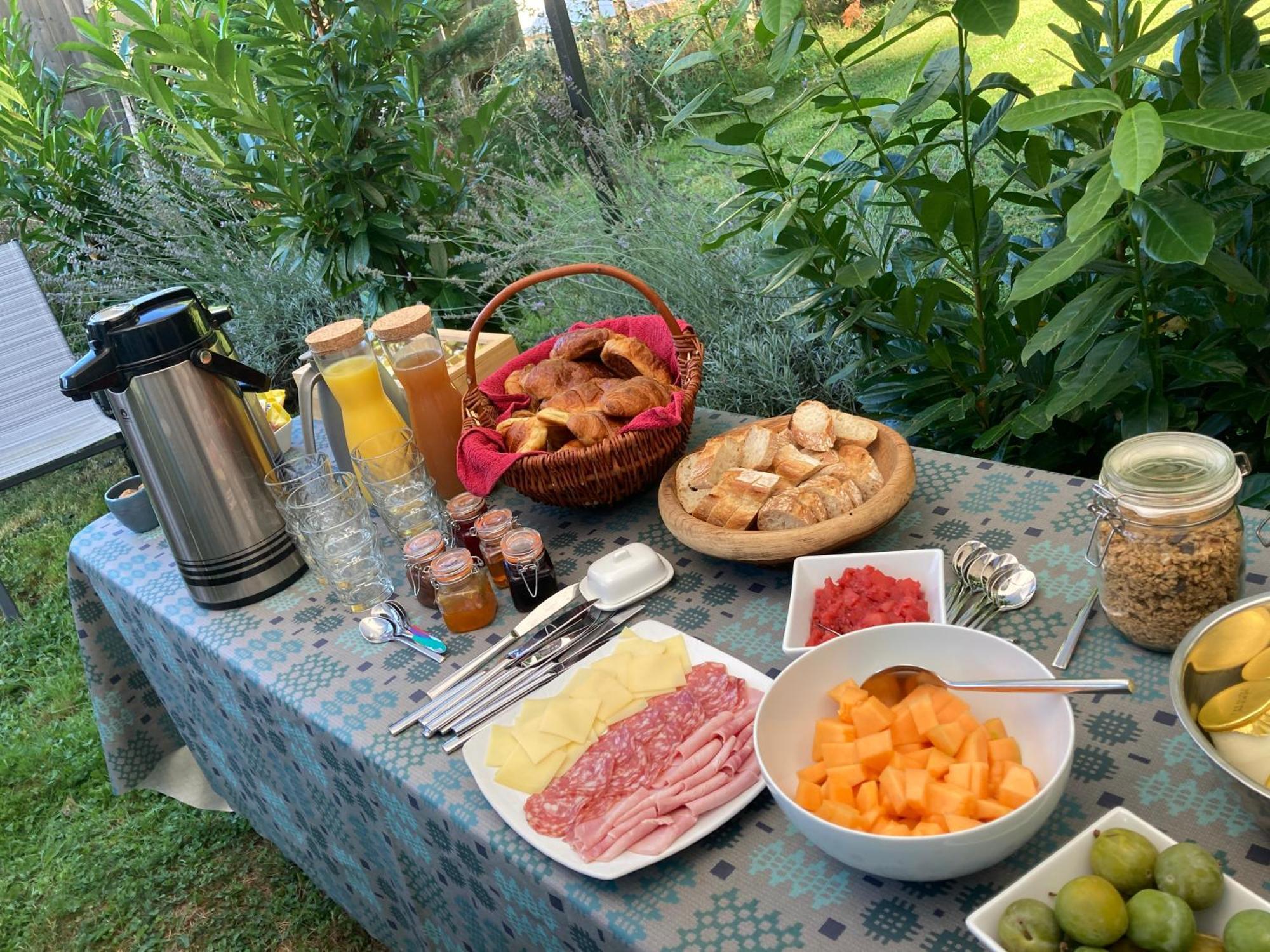 Au Pre Fleuri Eco Glamping Hotell Le Lindois Exteriör bild