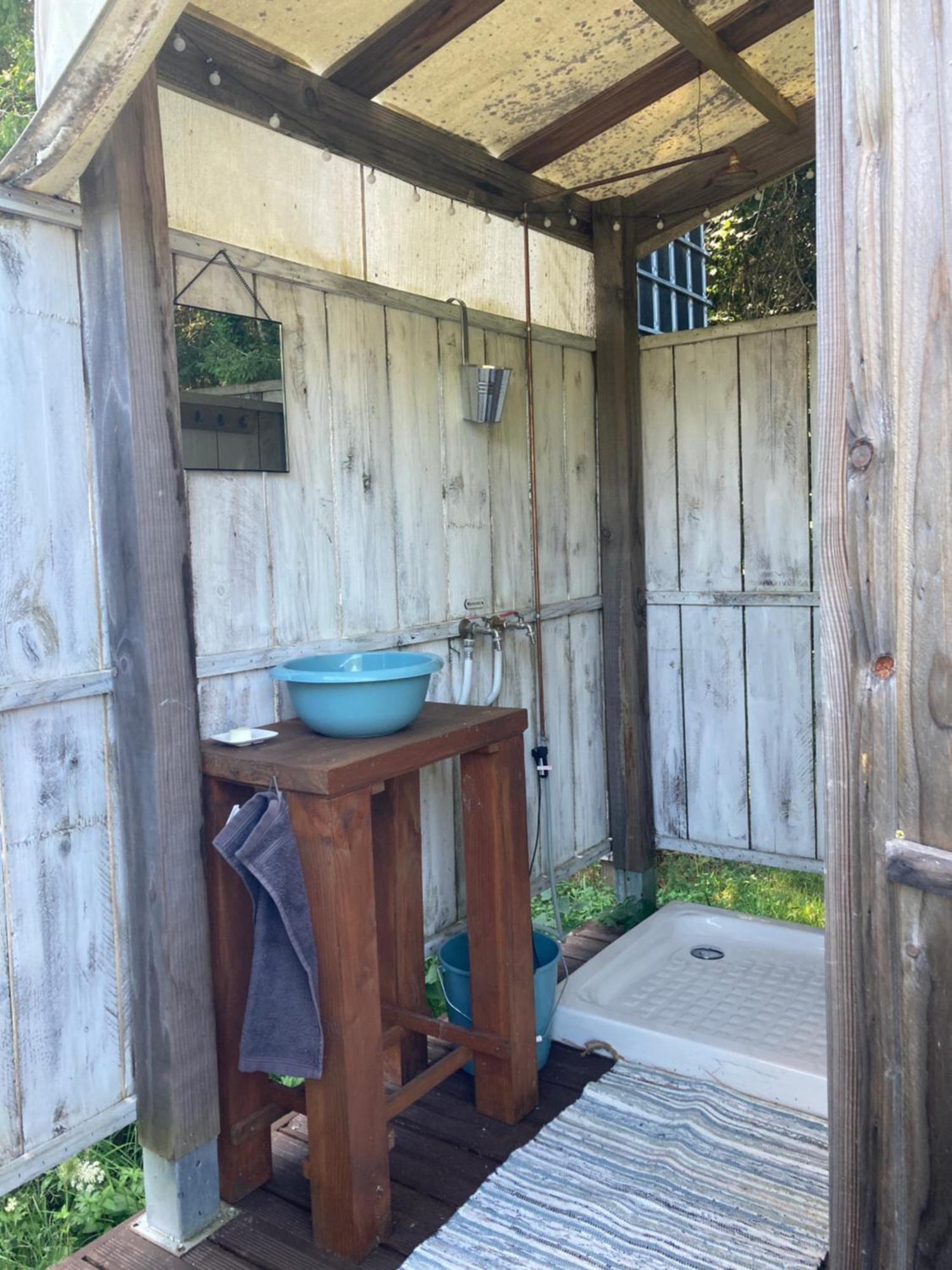 Au Pre Fleuri Eco Glamping Hotell Le Lindois Exteriör bild