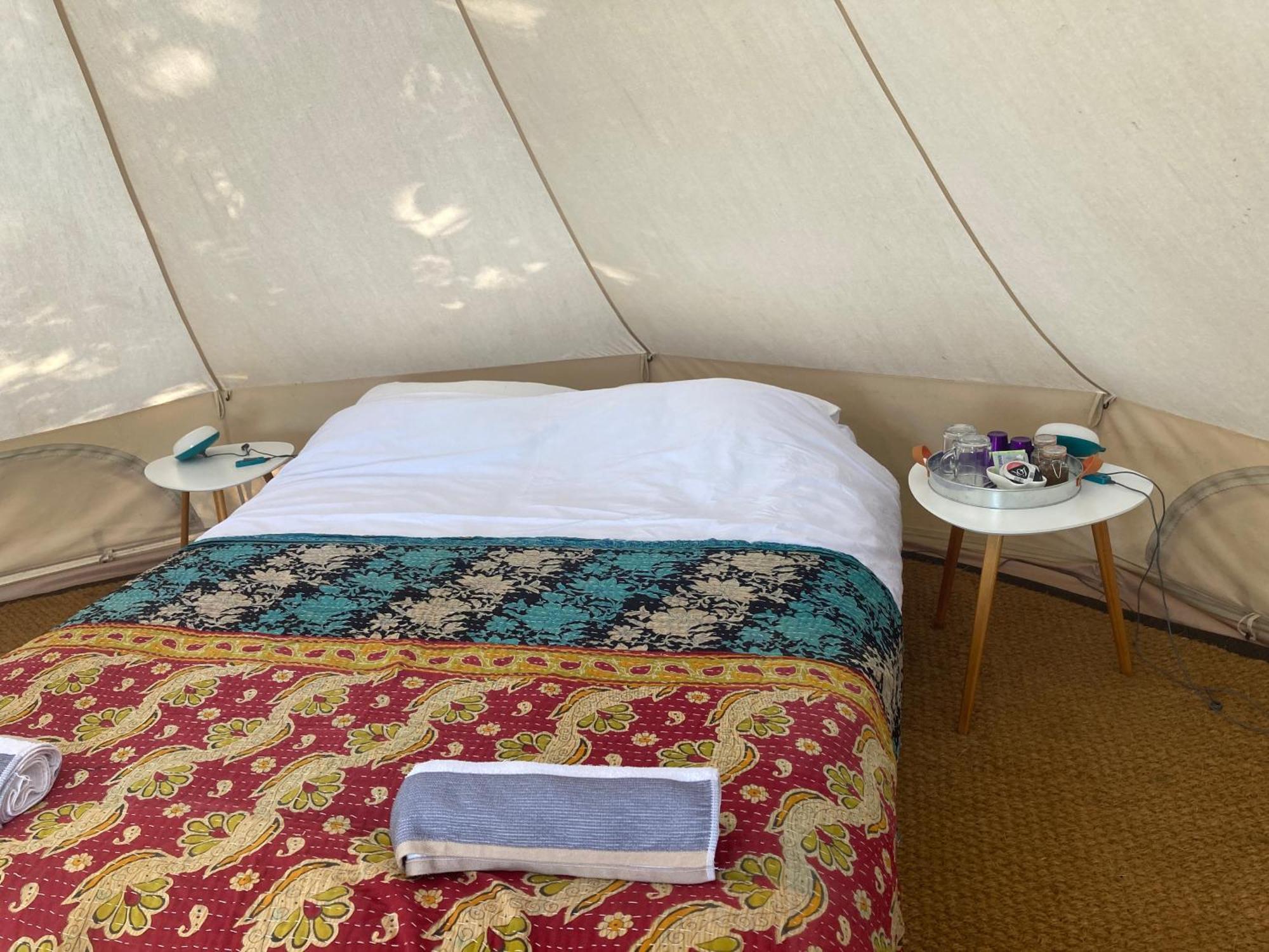 Au Pre Fleuri Eco Glamping Hotell Le Lindois Exteriör bild